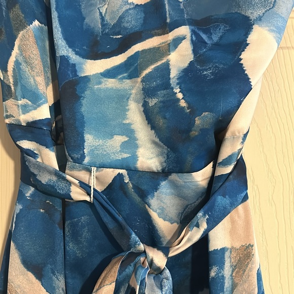 Silky floor length dress - Picture 3 of 8